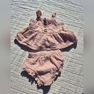 100% Cotton Double Weave 12 M Baby Outfit Peach With White Dots